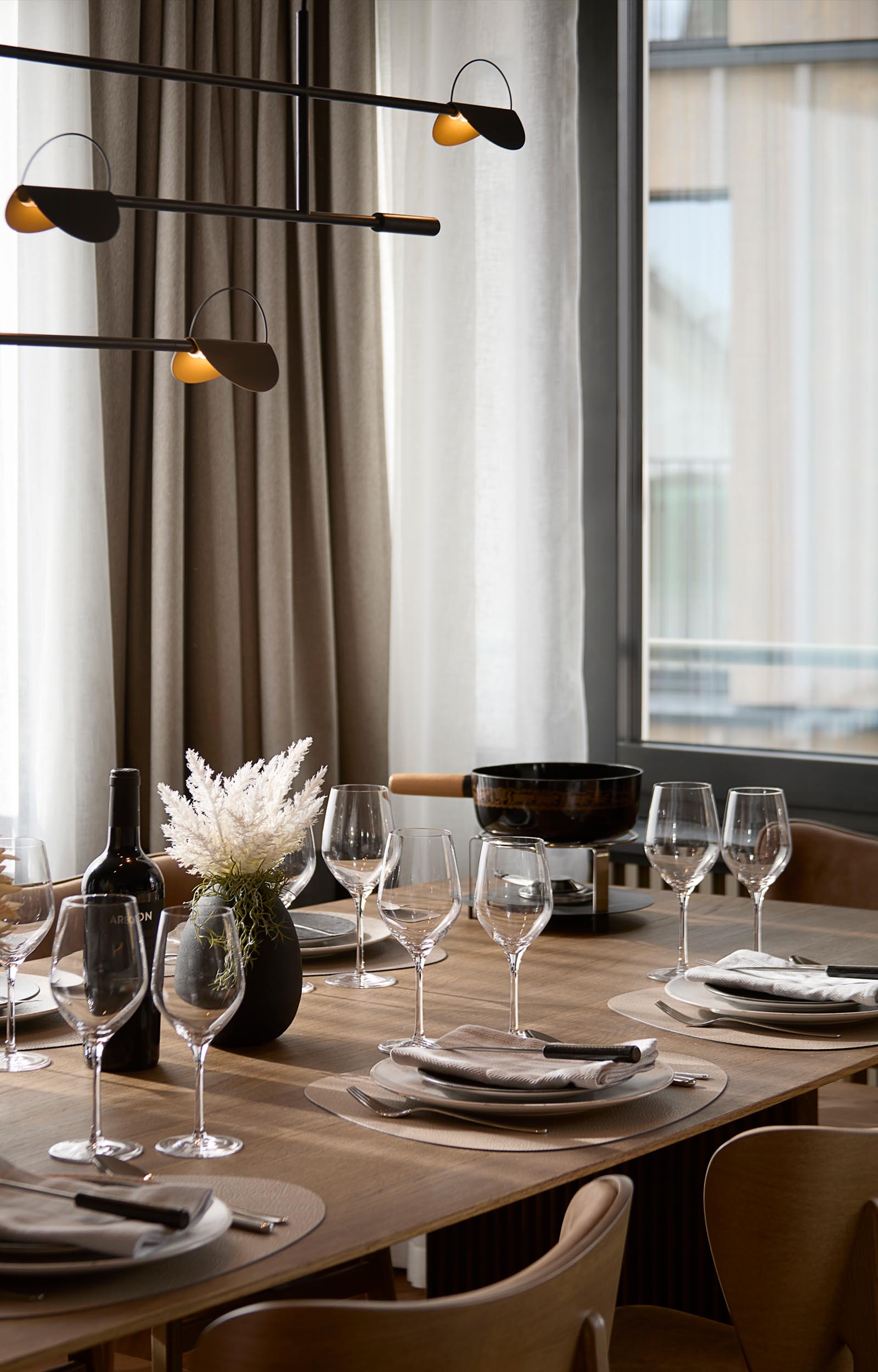 Hospitality. Serviced Apartment. Gilda. Dining. ASA Andermatt Swiss Alps - MACH Architektur.